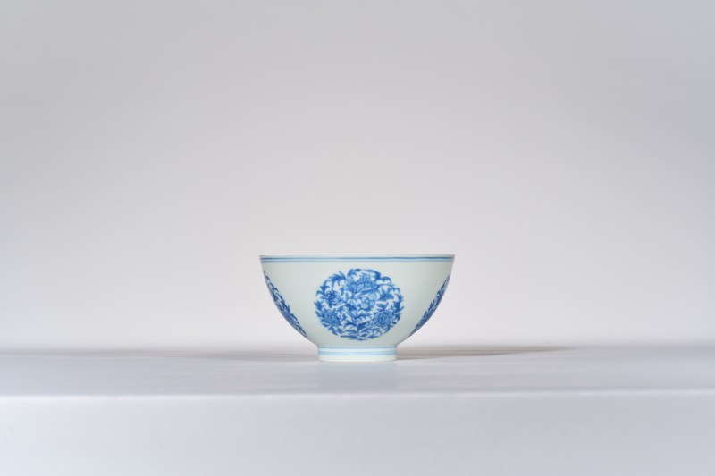 清雍正 青花团花纹小碗 - 图5