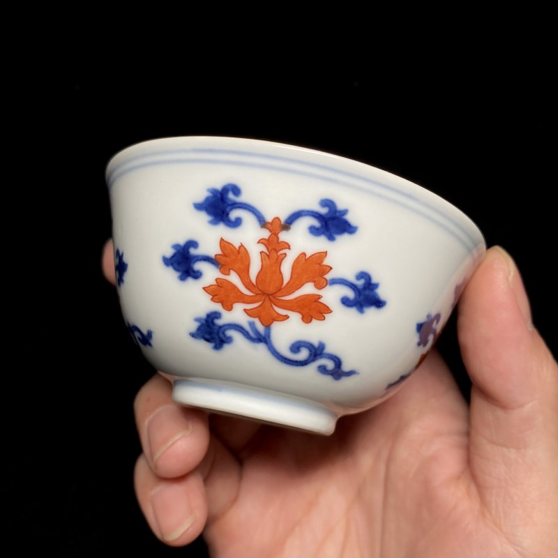 清乾隆 青花矾红宝相花纹杯 - 图7