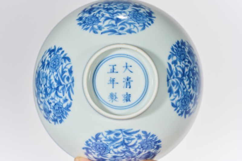 清雍正 青花团花纹小碗 - 图7