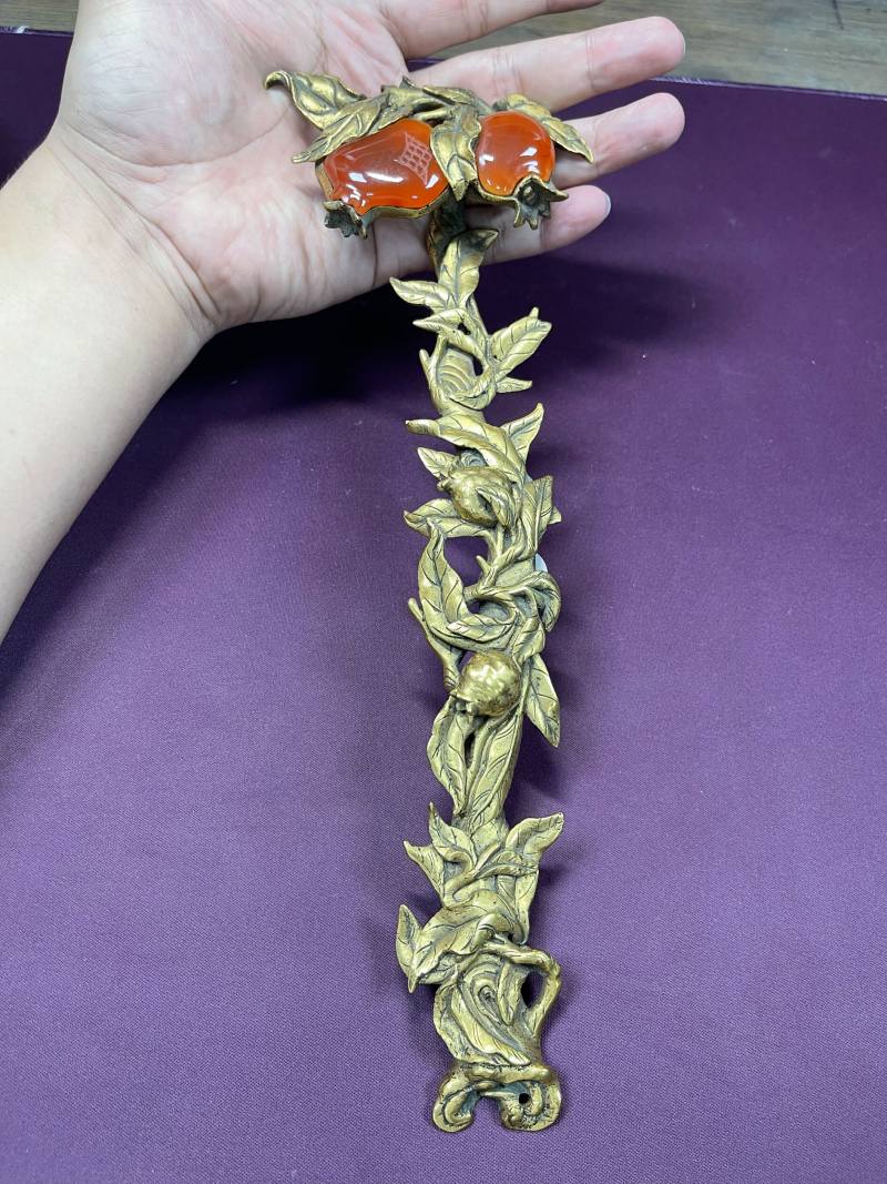 清 铜鎏金嵌玛瑙石榴纹如意 - 图4