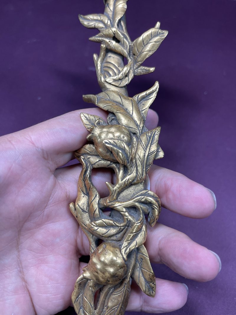 清 铜鎏金嵌玛瑙石榴纹如意 - 图6