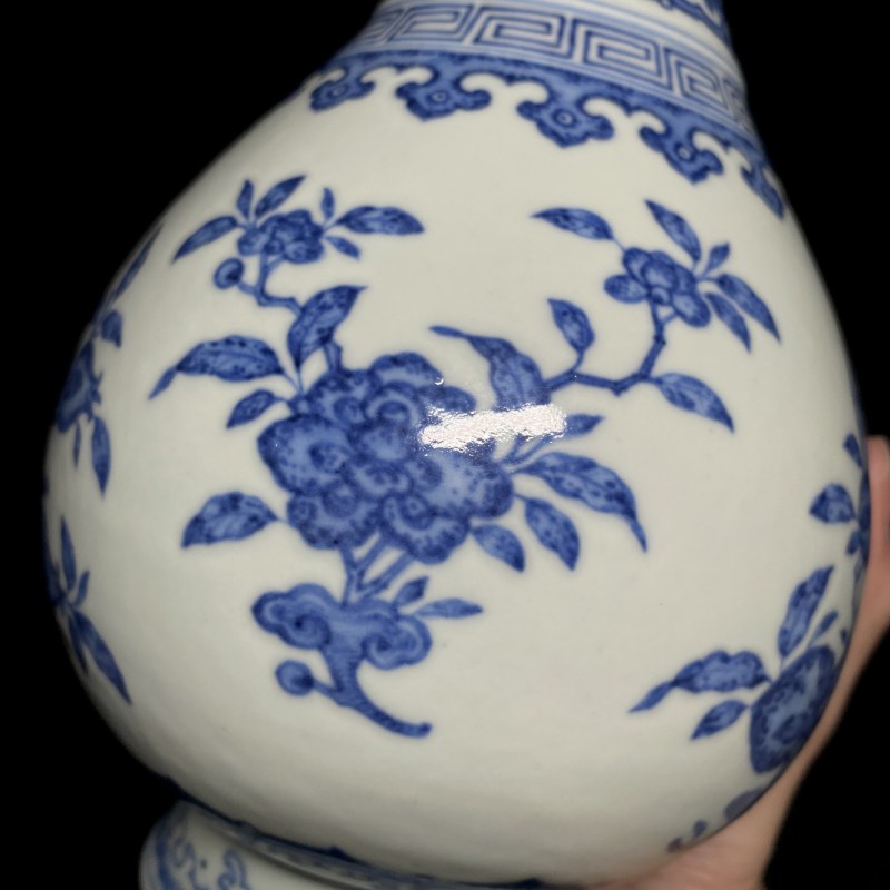 清道光 青花折枝花果纹蒜头瓶 - 图11