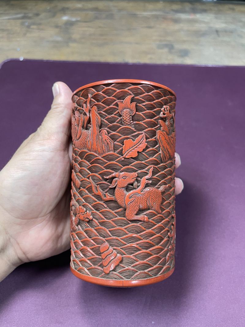 清乾隆 瓷胎剔红海八怪笔筒 - 图10