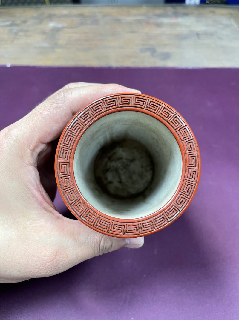 清乾隆 瓷胎剔红海八怪笔筒 - 图11