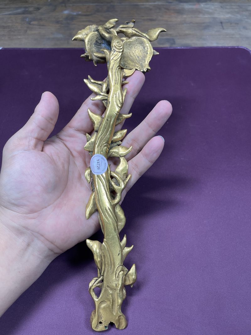 清 铜鎏金嵌玛瑙石榴纹如意 - 图8