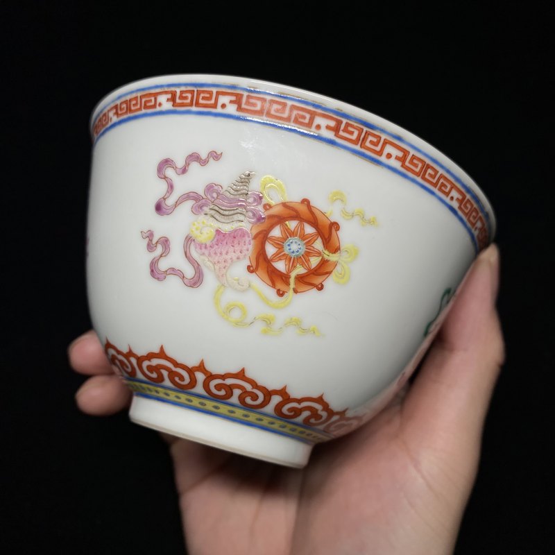 清乾隆 粉彩八宝纹茶碗 - 图8