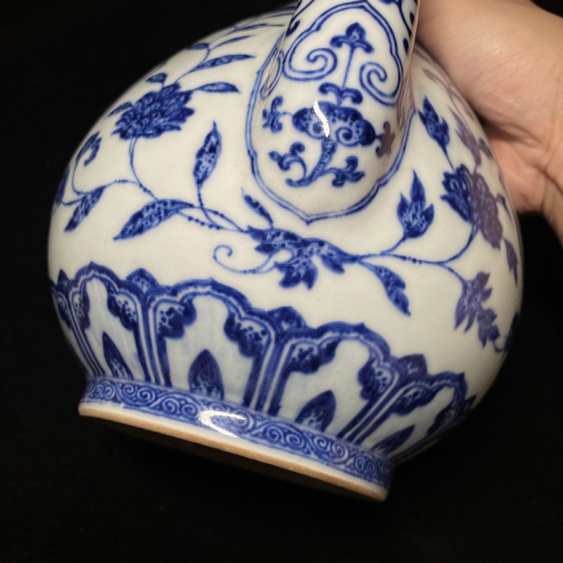 清乾隆 青花折枝花果纹执壶 - 图13
