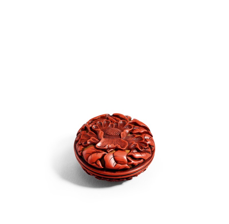 明 永乐 剔红茶花纹小圆盒
