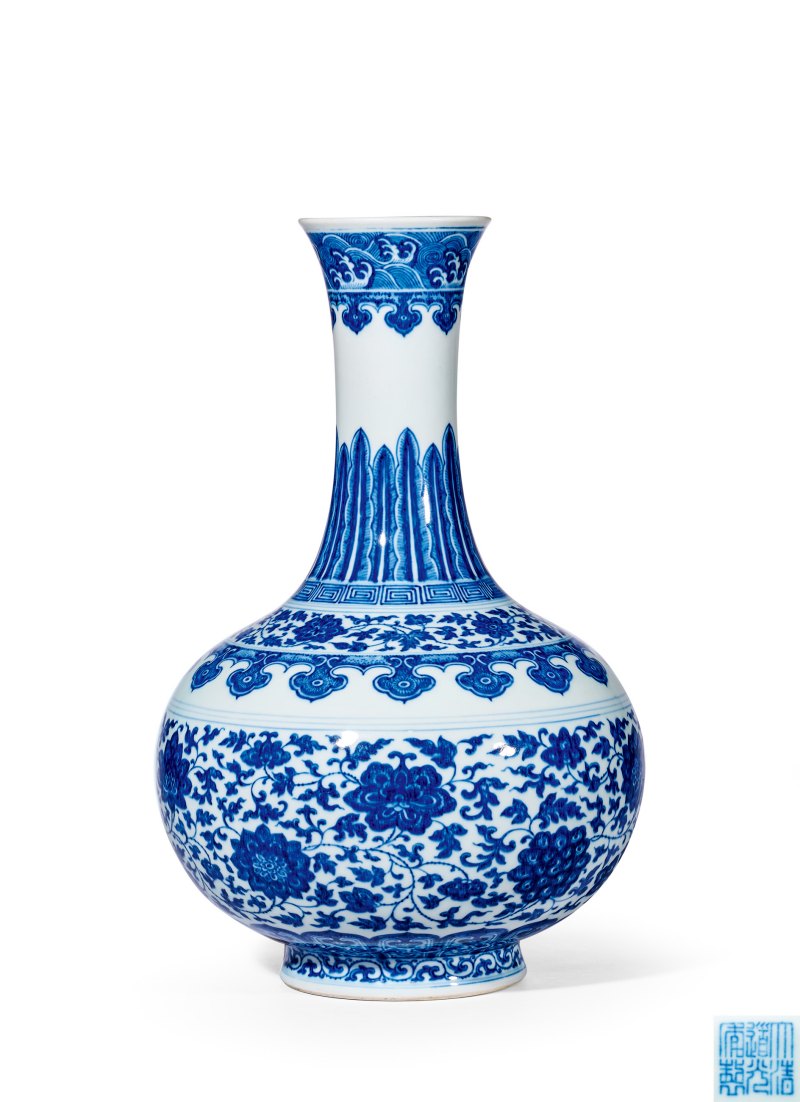 清道光 青花缠枝莲纹玉堂春瓶