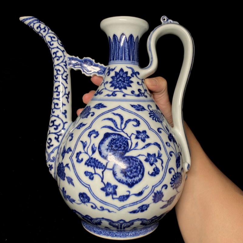 清乾隆 青花折枝花果纹执壶 - 图10