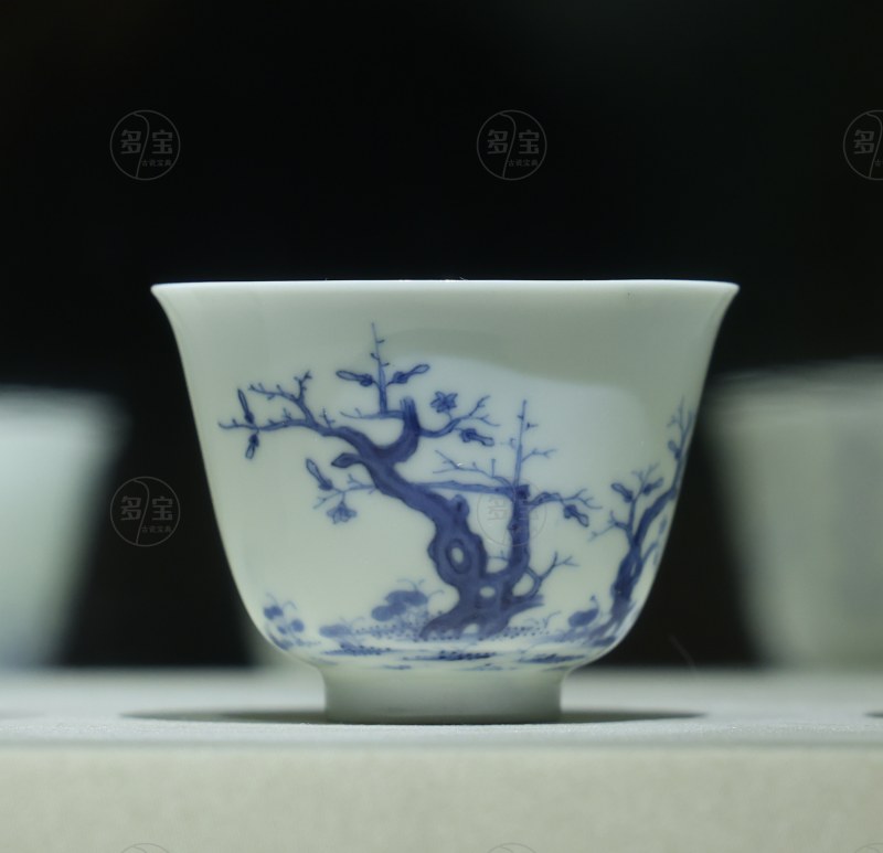 康熙青花十一月花神杯 - 月季