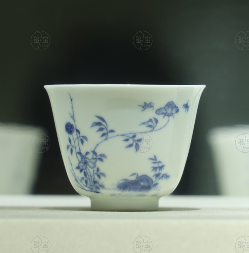 康熙青花七月花神杯 - 兰花