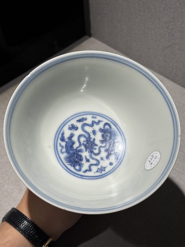 明成化 御制青花狮戏绣球纹高足碗 - 图11