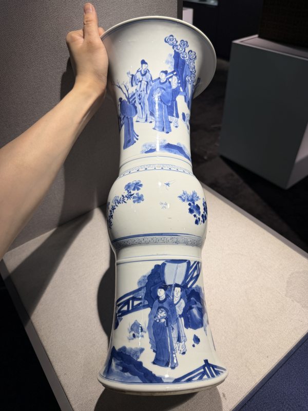 清康熙 青花高士图花觚一对 - 图3