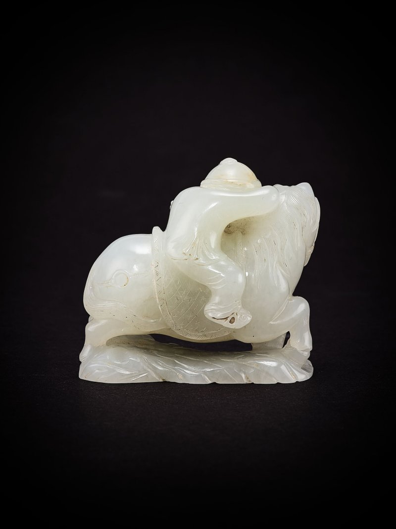 十九/二十世紀　白玉胡人騎馬擺件 | A WHITE JADE CARVING OF A MONGOLIAN FIGURE ON HORSEBACK - 图4