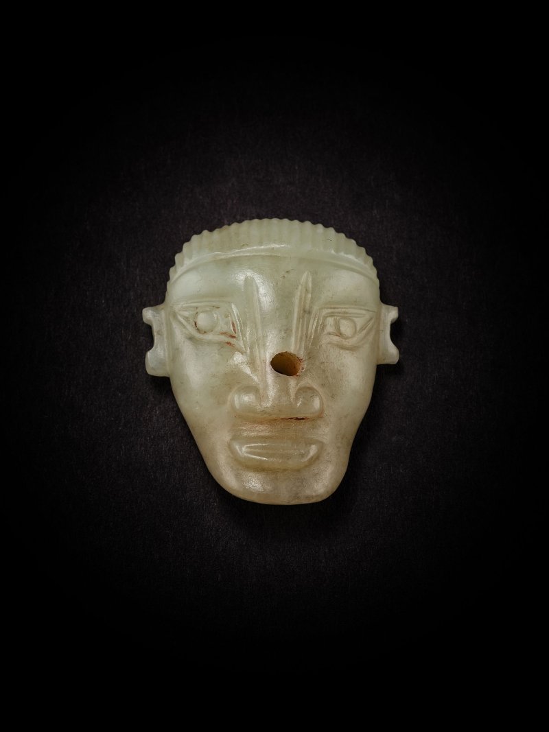 商　玉人面 | A SMALL JADE MASK