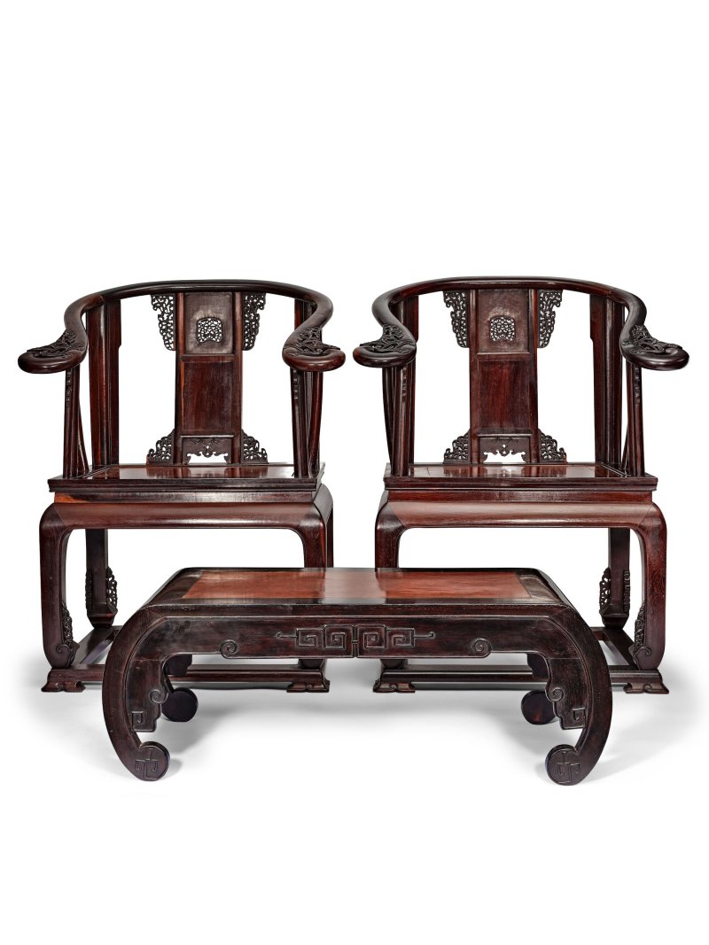 硬木鑲癭木椅成對 及 硬木鑲癭木炕几 | A PAIR OF BURLWOOD-INSET HARDWOOD ARMCHAIRS AND A BURLWOOD-INSET HARDWOOD KANG TABLE