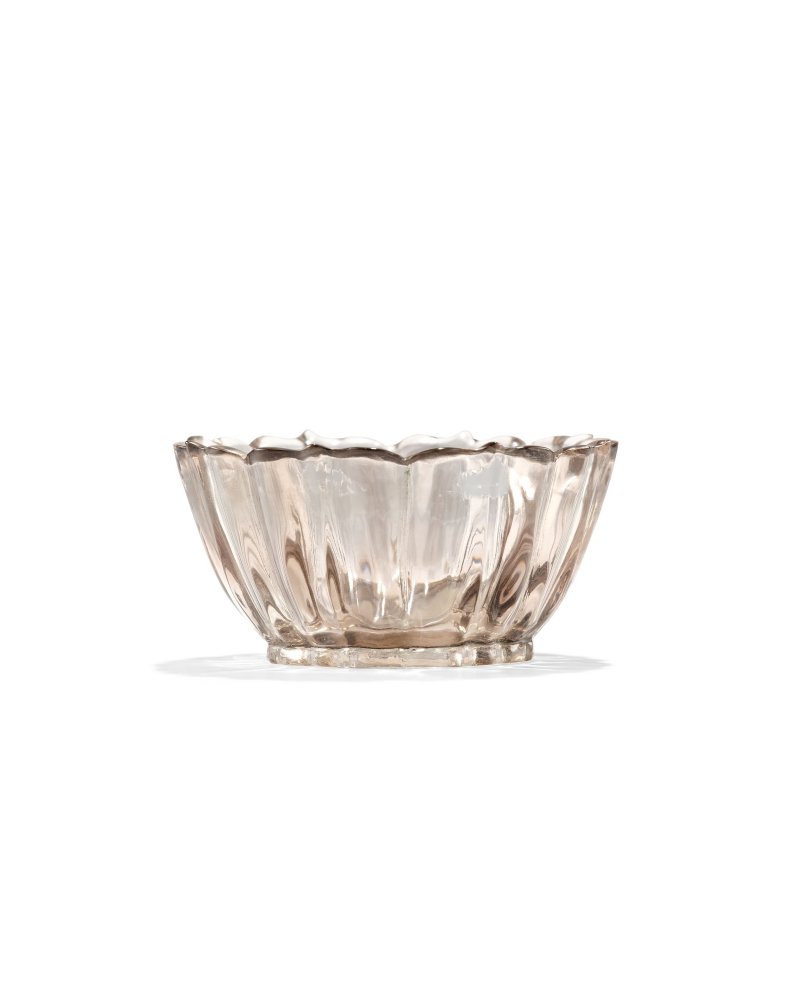 清　水晶菱花式小杯 | A SMALL ROCK CRYSTAL BRACKET-LOBED CUP