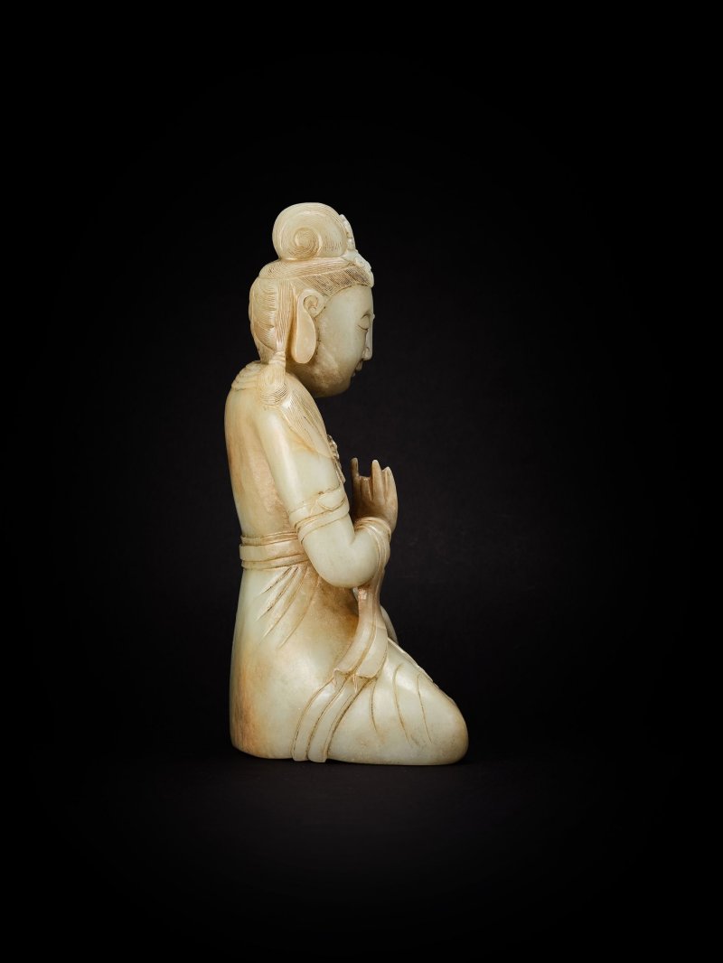 清　玉雕坐佛像 | A JADE FIGURE OF A SEATED BUDDHA - 图4