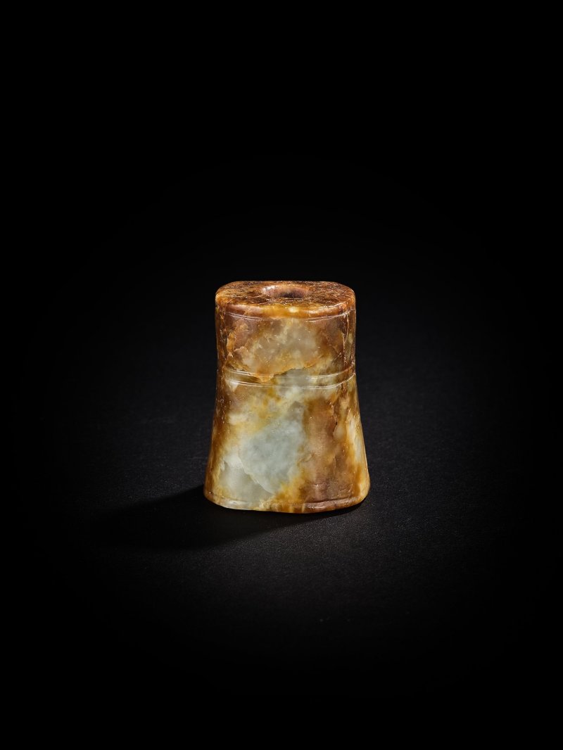 玉管 | A BROWN JADE BEAD