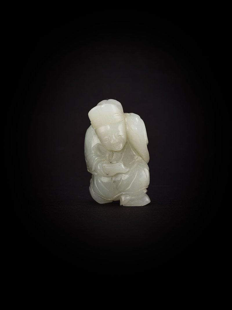 清十八世紀　玉人像 | A PALE GREEN JADE FIGURE