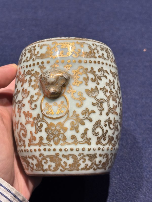 清乾隆 粉青地描金缠枝瑞莲捧寿纹鼓墩式花插一对 - 图13