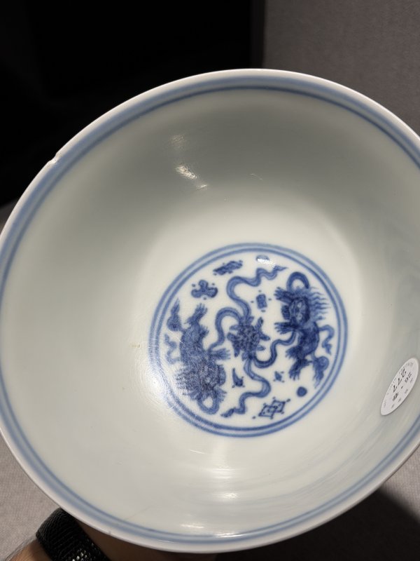 明成化 御制青花狮戏绣球纹高足碗 - 图12