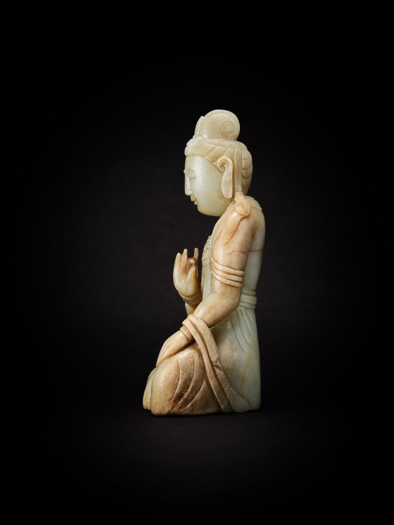 清　玉雕坐佛像 | A JADE FIGURE OF A SEATED BUDDHA - 图6