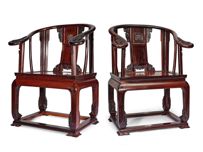 硬木鑲癭木椅成對 及 硬木鑲癭木炕几 | A PAIR OF BURLWOOD-INSET HARDWOOD ARMCHAIRS AND A BURLWOOD-INSET HARDWOOD KANG TABLE - 图3