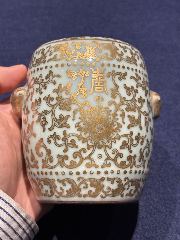 清乾隆 粉青地描金缠枝瑞莲捧寿纹鼓墩式花插一对 - 图14