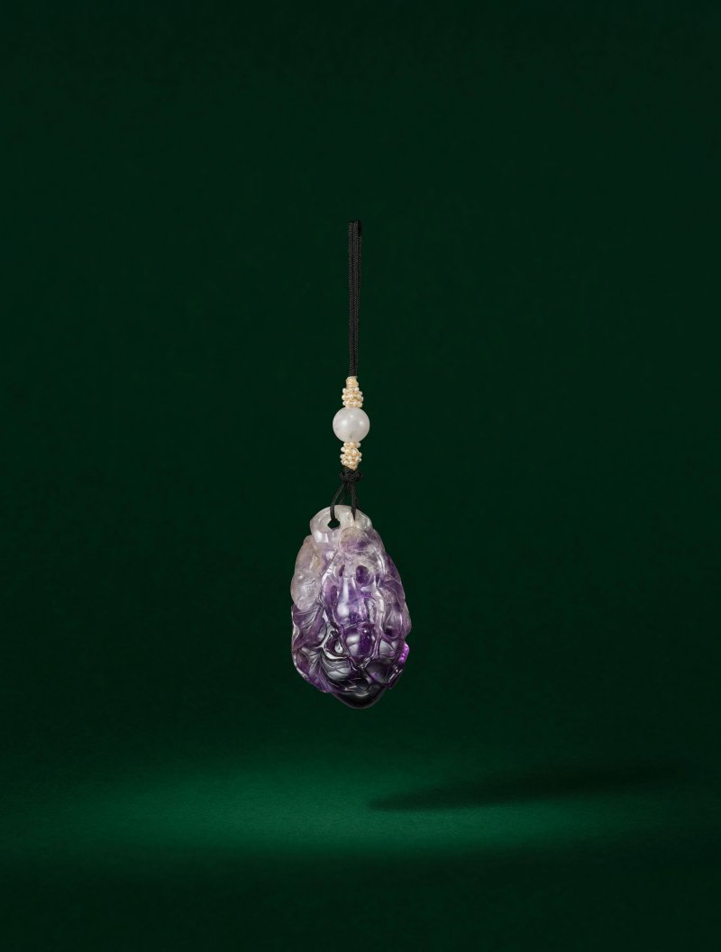 清十九世紀　紫晶蝙蝠葫蘆紋珮 | AN AMETHYST 'BAT AND GOURD' PENDANT