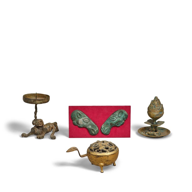 公元前 三/二世紀 鄂爾多斯 青銅馬飾 | FOUR BRONZE AND GILT-BRONZE ARTIFACTS