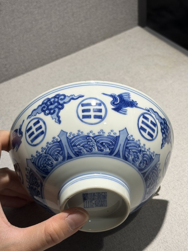 清乾隆 青花云鹤纹碗一对 - 图17