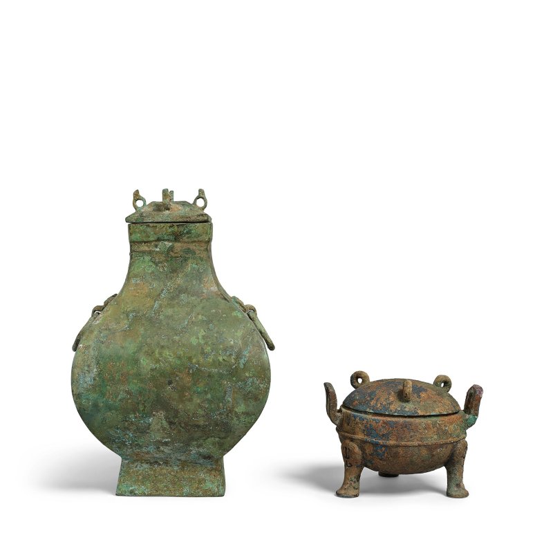 漢 青銅小蓋鼎 青銅帶蓋鈁壺 | A MINIATURE BRONZE COVERED DING AND A SMALL BRONZE COVERED FANGHU
