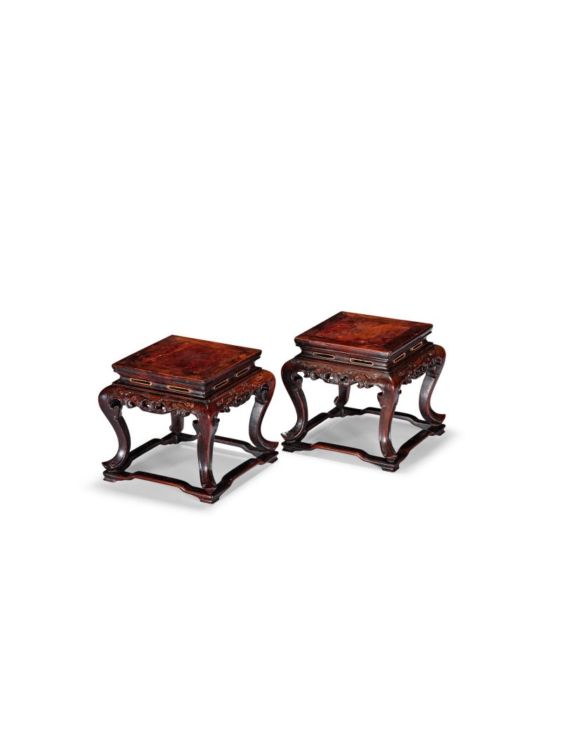 清十九世紀　紫檀嵌癭木面方座一對 | A PAIR OF SMALL BURL-INSET ZITAN SQUARE STAND
