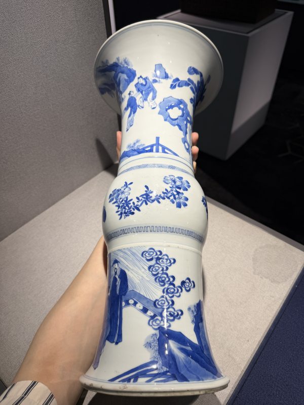 清康熙 青花高士图花觚一对 - 图16