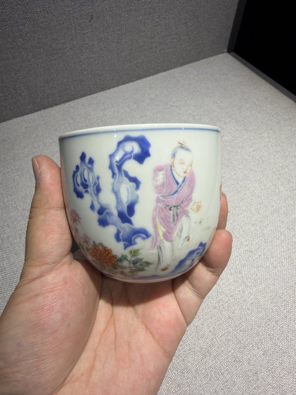 清乾隆 粉彩婴戏图诗文鸡缸杯 - 图9