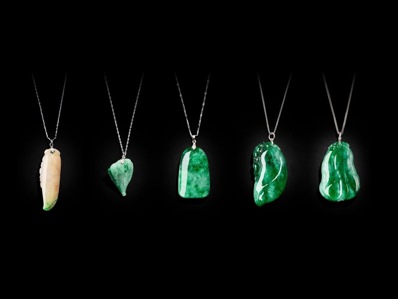 翡翠吊墜一組五件 | FIVE JADEITE PENDANTS - 图4