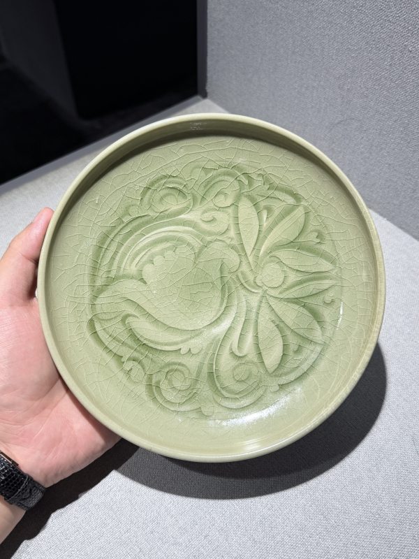 明 橄榄绿釉划花盘 - 图3