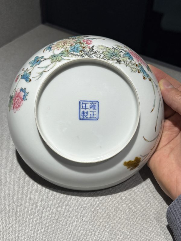 民国 珐琅彩过枝蝴蝶牡丹御题诗文盘一对 - 图20