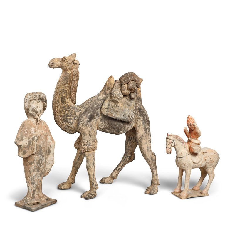 唐 加彩陶騎士 | THREE PAINTED POTTERY FIGURES