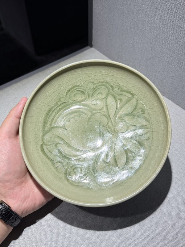 明 橄榄绿釉划花盘 - 图4