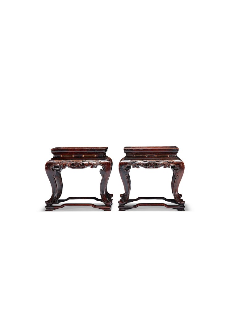 清十九世紀　紫檀嵌癭木面方座一對 | A PAIR OF SMALL BURL-INSET ZITAN SQUARE STAND - 图4