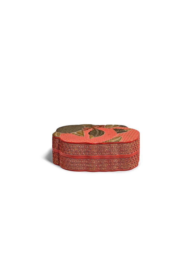 清十八至十九世紀 剔彩雙荔枝式蓋盒 | A CARVED POLYCHROME LACQUER 'LYCHEE' BOX AND COVER - 图2