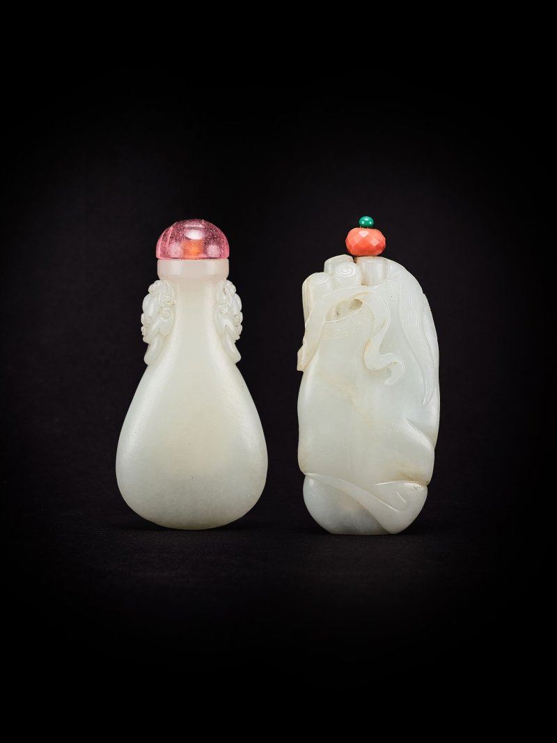 清十八/十九世紀　青白玉獸耳鼻煙壺 及 青白玉鼻煙壺 | TWO PALE GREEN JADE SNUFF BOTTLES - 图4