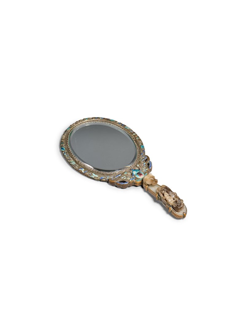 清 玉雕馬上封侯紋帶鉤配銀鏡 | A JADE 'HORSE AND MONKEY' BELT HOOK MOUNTED IN AN ENAMELLED SILVER MIRROR
