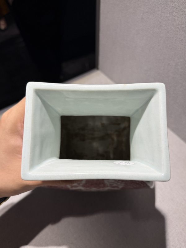 清乾隆 釉里红牡丹双凤象耳四方尊 - 图18