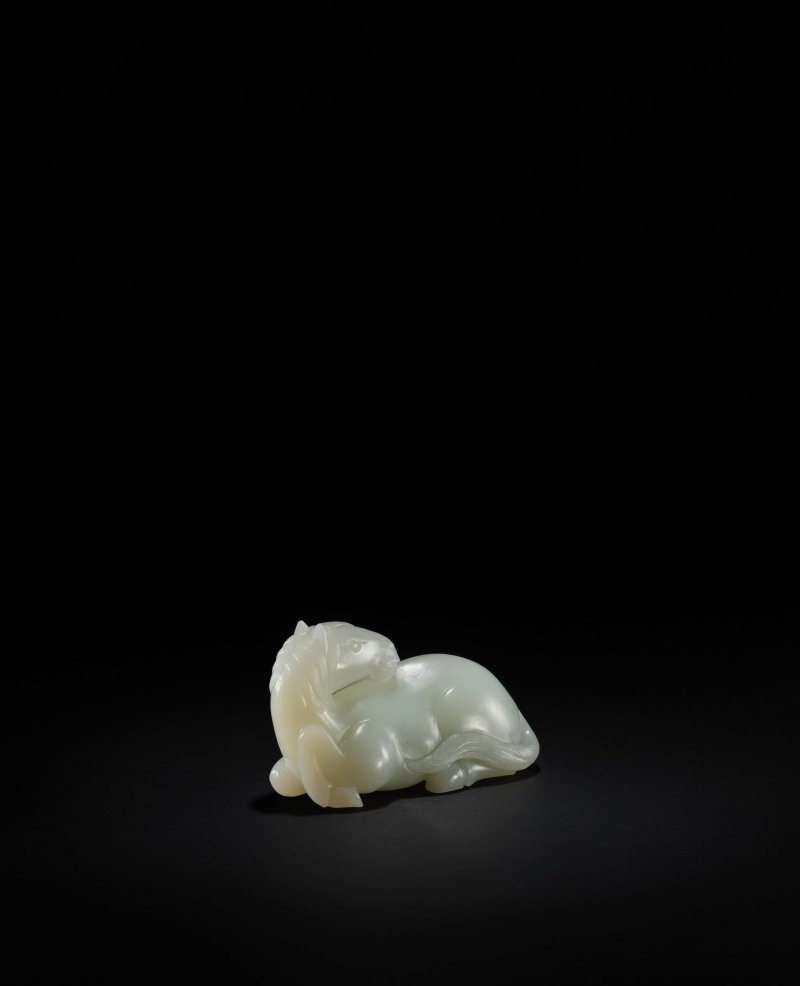 清十八/十九世紀　白玉馬 | A WHITE JADE CARVING OF A HORSE