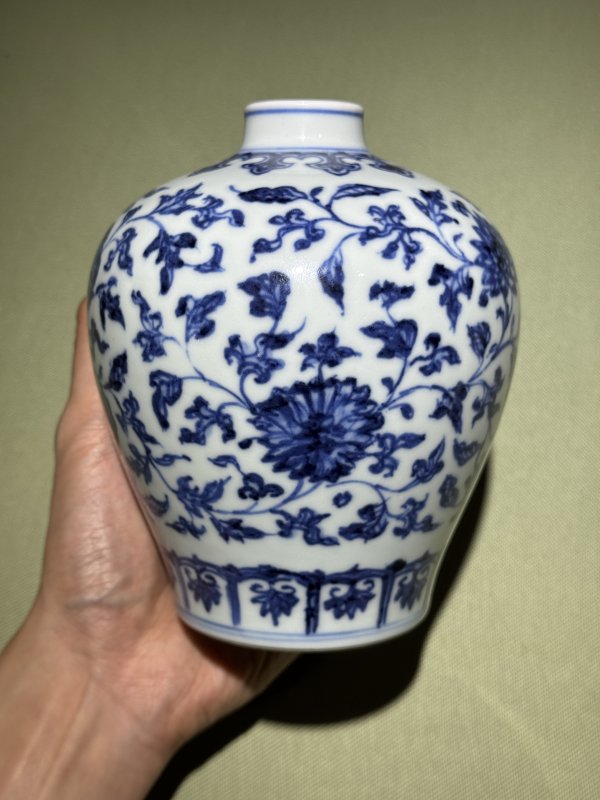 清雍正 御制仿宣窑青花缠枝花卉纹茶叶罐 - 图5