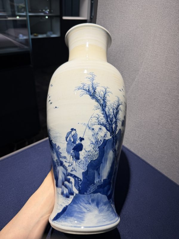 清康熙 青花渔家乐观音尊 - 图5